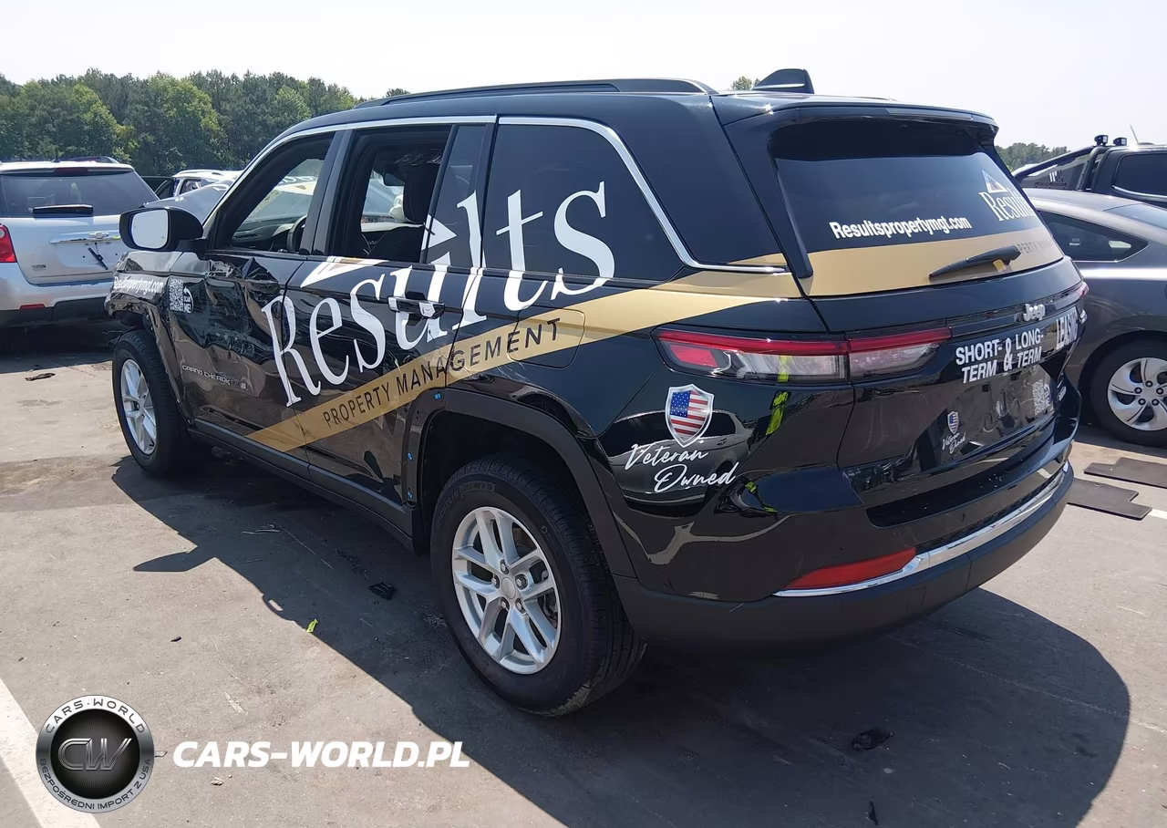 2025 Jeep Grand Cherokee Laredo X 4X2 VIN:1C4RJGAG5SC372847 - 3