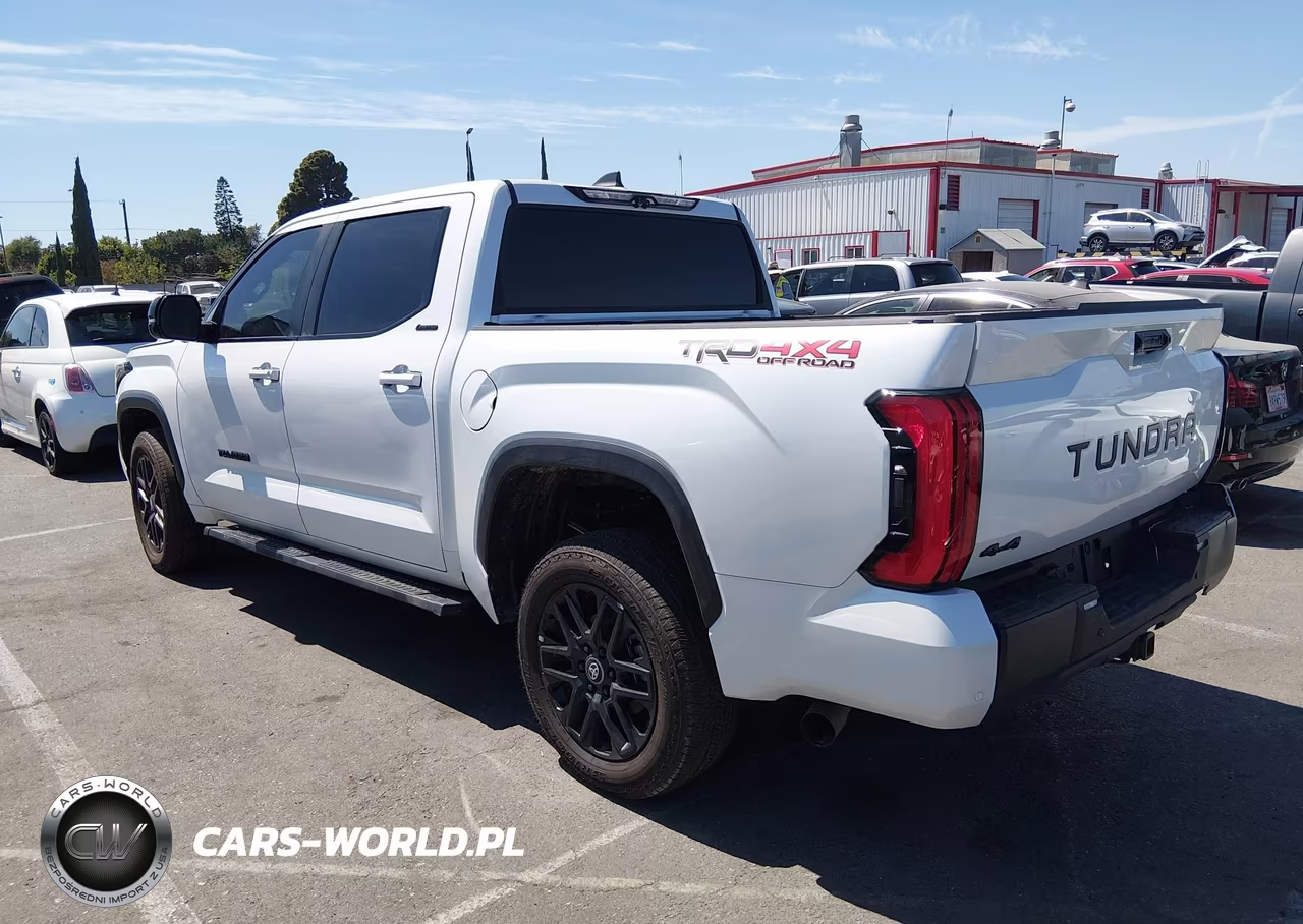 2025 Toyota Tundra Limited VIN:5TFWA5DB4SX328337 - 3
