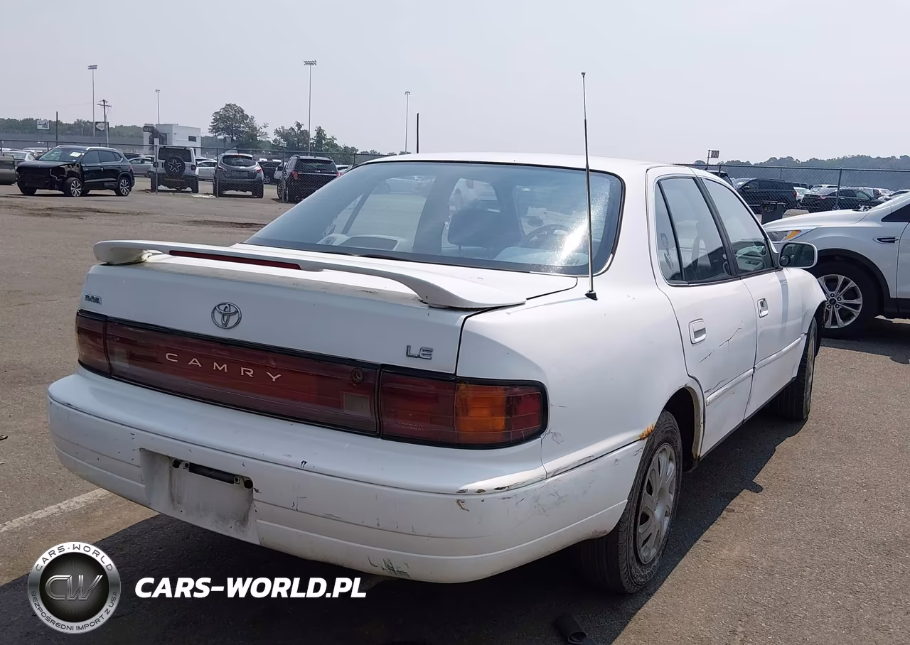 1992 Toyota Camry Le VIN:4T1SK12E6NU024591 - 4