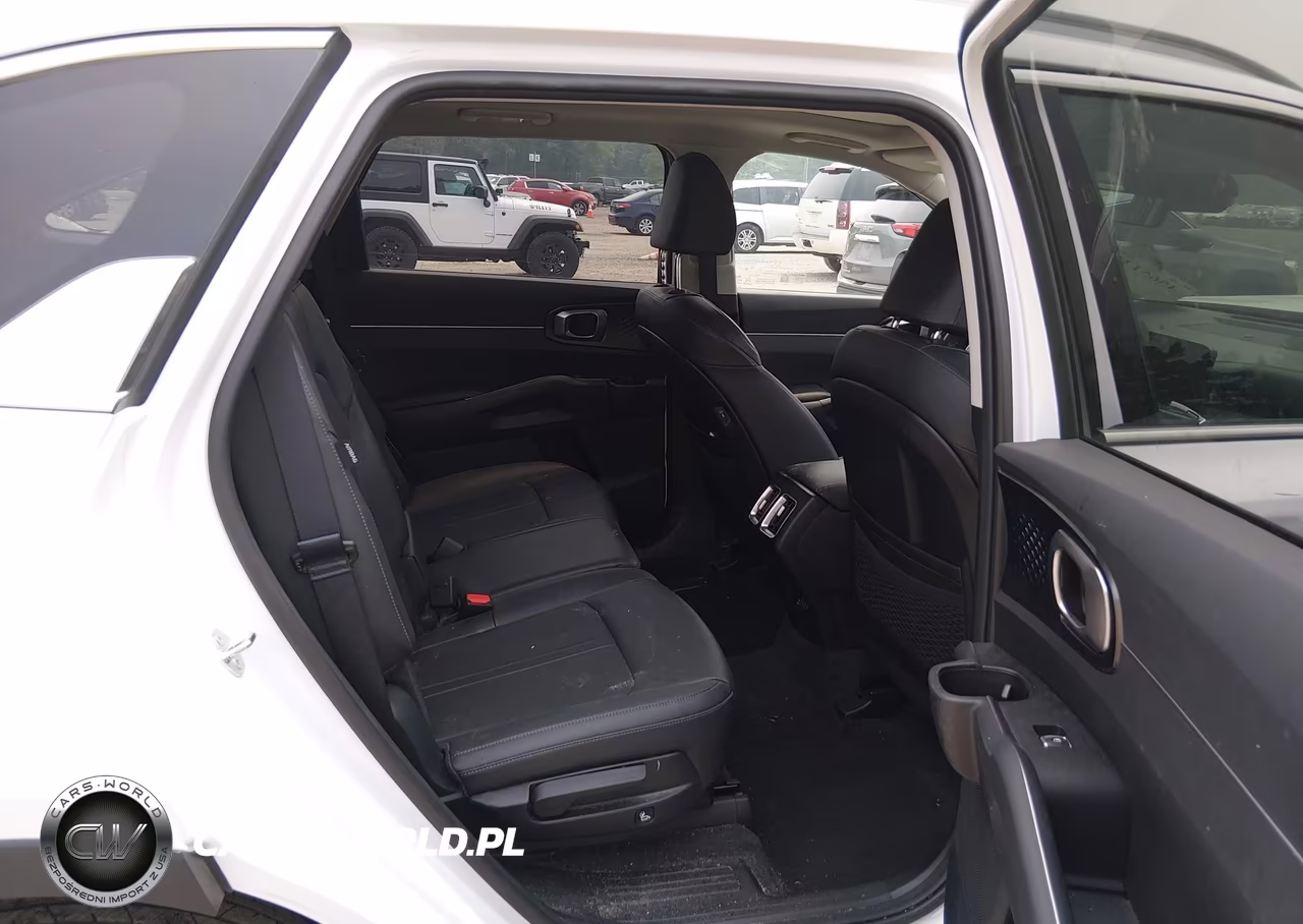 2024 Kia Sorento S VIN:5XYRLDJCXRG300344 - 8