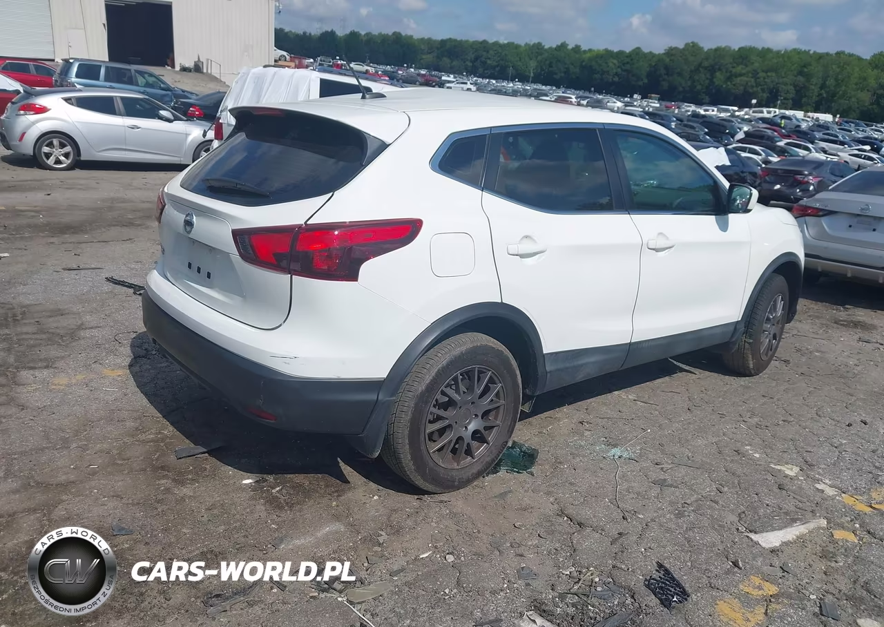 2018 Nissan Rogue Sport S VIN:JN1BJ1CP1JW195239 - 4