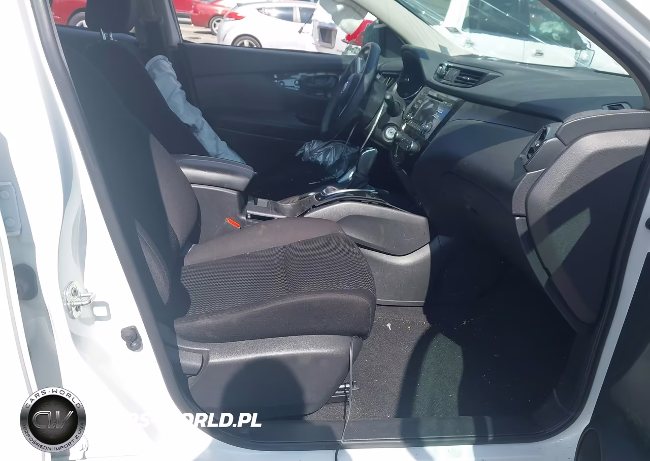 2018 Nissan Rogue Sport S VIN:JN1BJ1CP1JW195239 - 5