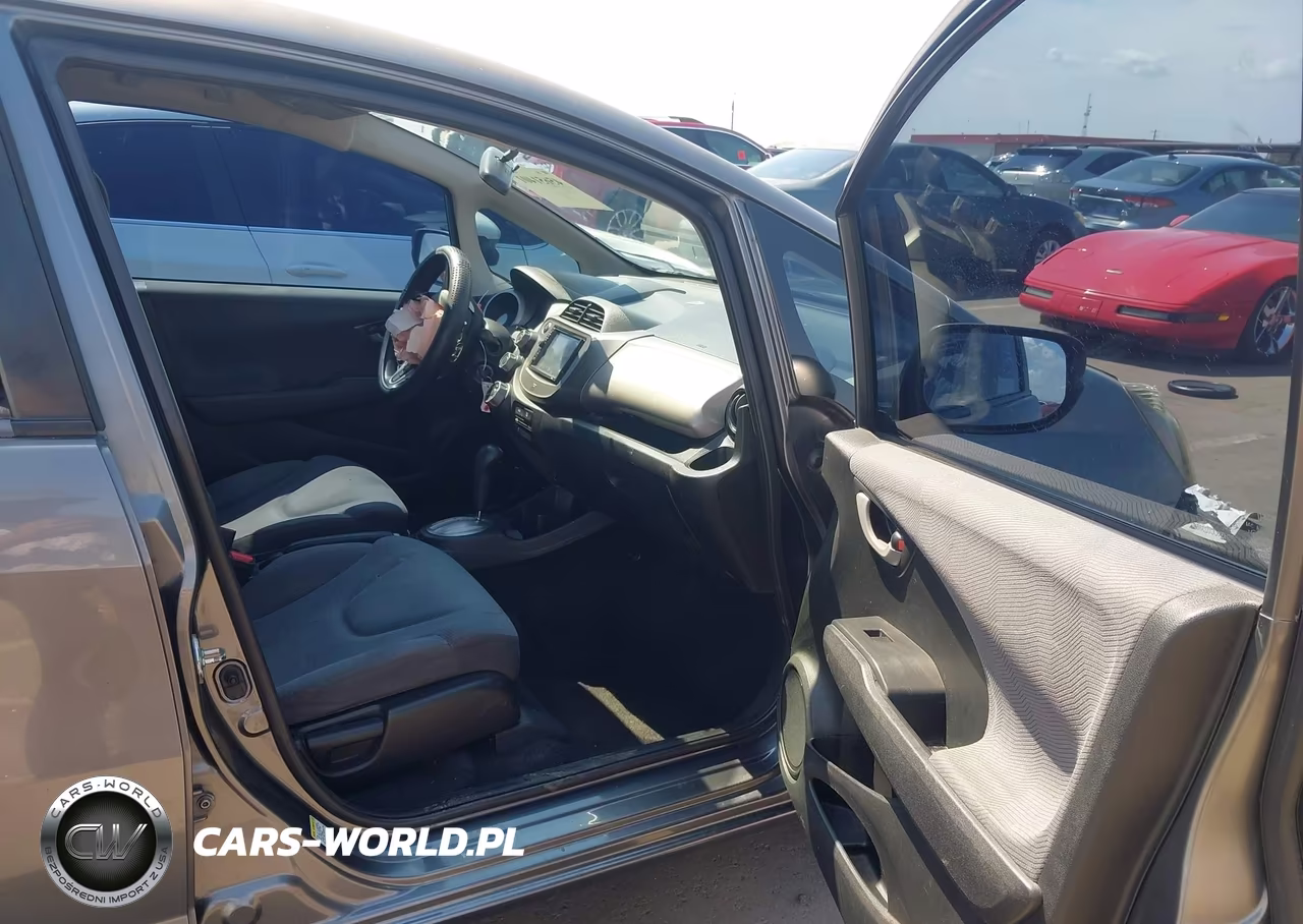 2012 Honda Fit VIN:JHMGE8H3XCC023865 - 5