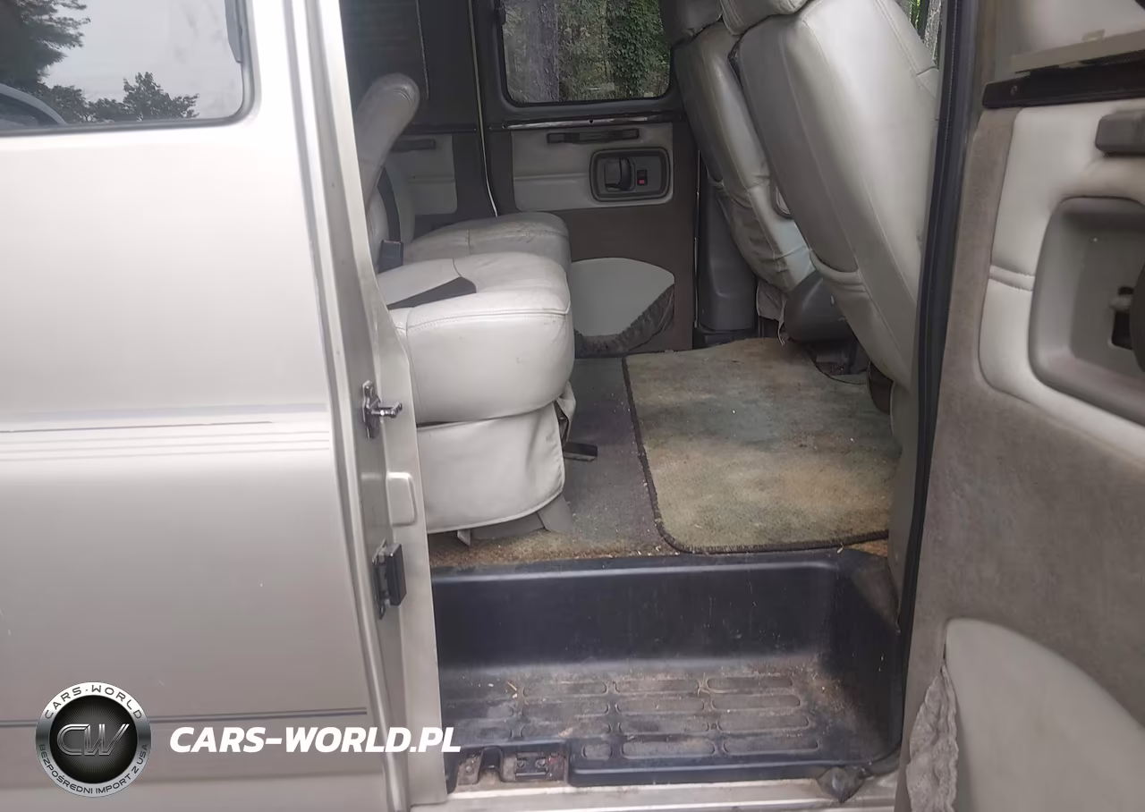 2003 Chevrolet Express Upfitter VIN:1GBFH15T931151871 - 8