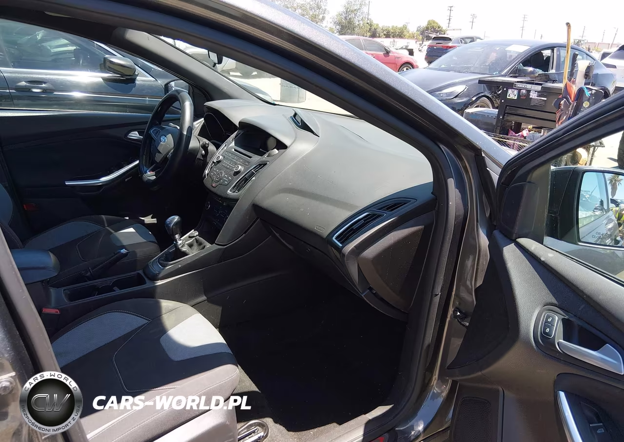 2017 Ford Focus St VIN:1FADP3L95HL258197 - 5