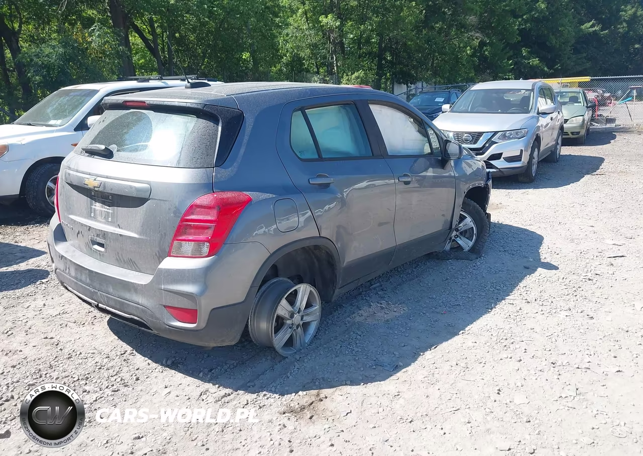 2020 Chevrolet Trax Awd Ls VIN:3GNCJNSB2LL151023 - 4
