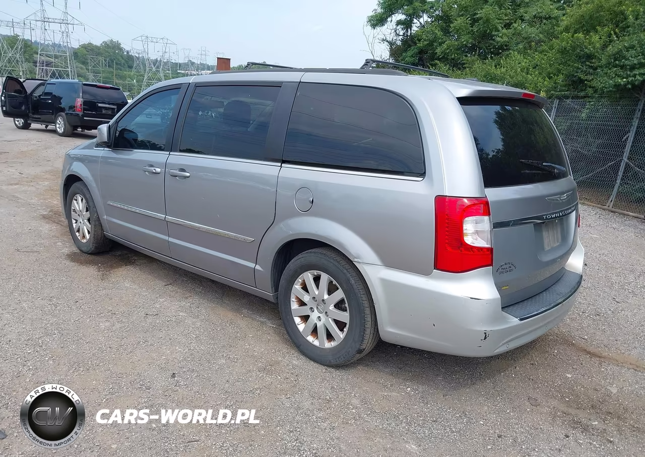 2015 Chrysler Town & Country Touring VIN:2C4RC1BG1FR588147 - 3