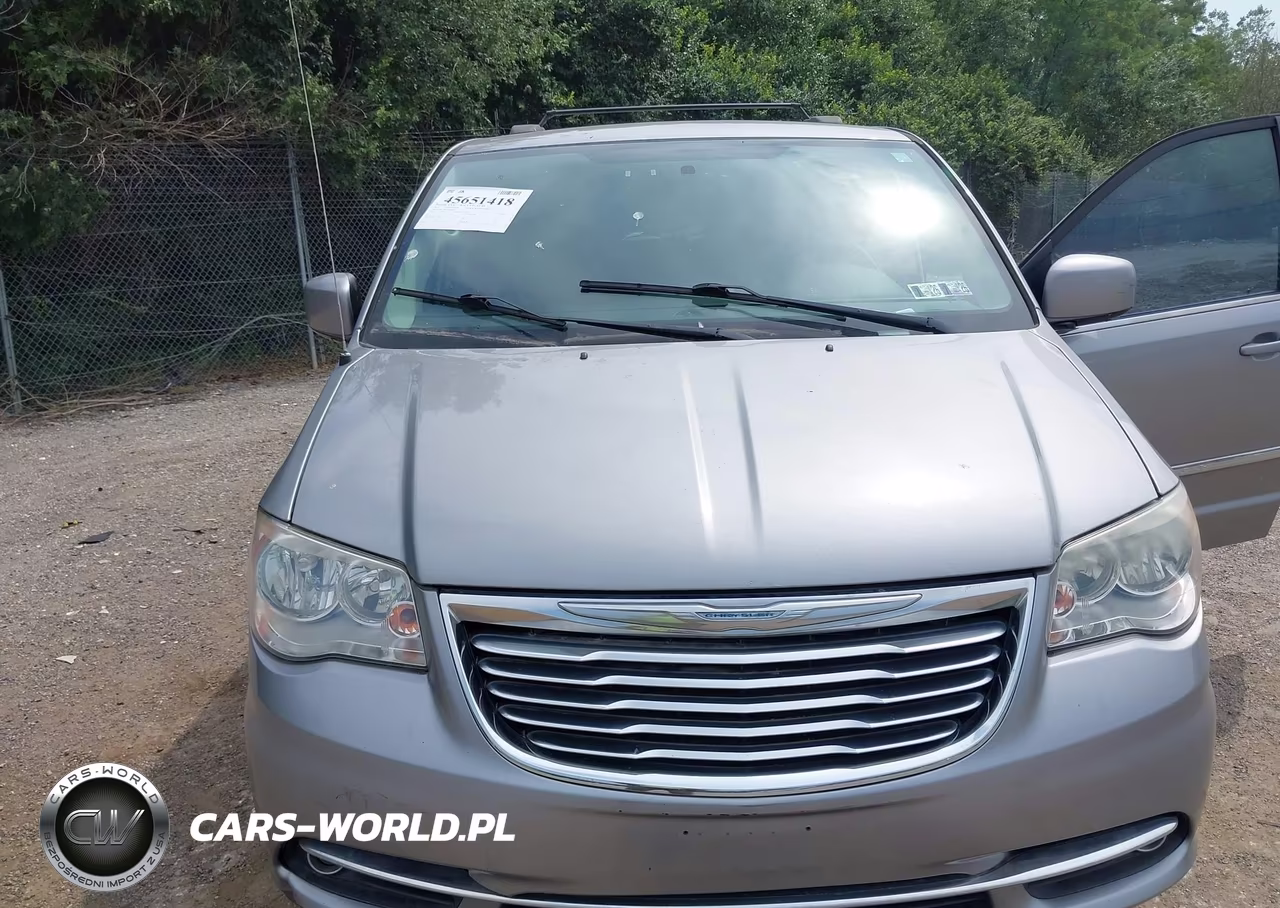 2015 Chrysler Town & Country Touring VIN:2C4RC1BG1FR588147 - 6