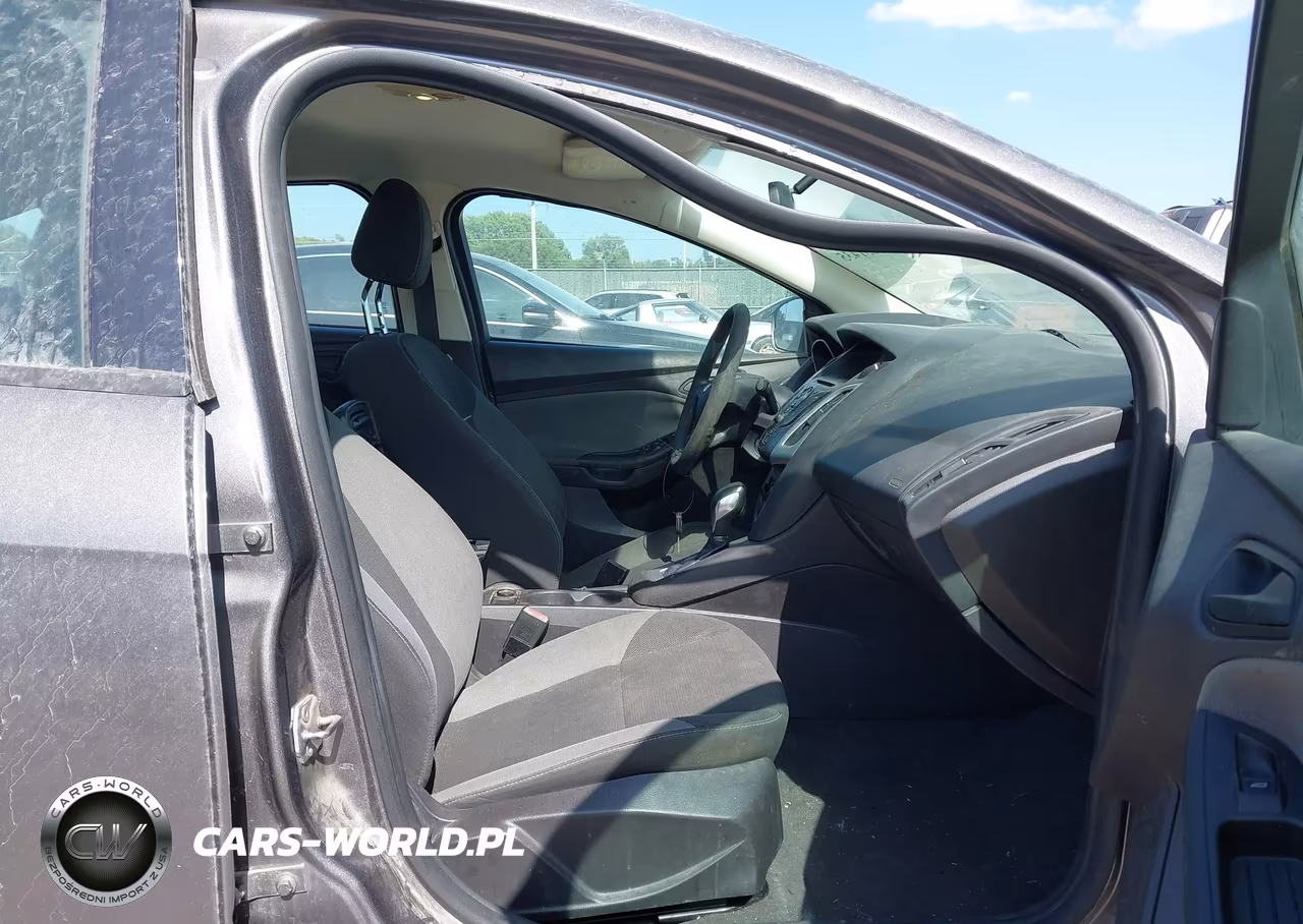 2012 Ford Focus Se VIN:1FAHP3F22CL217356 - 5