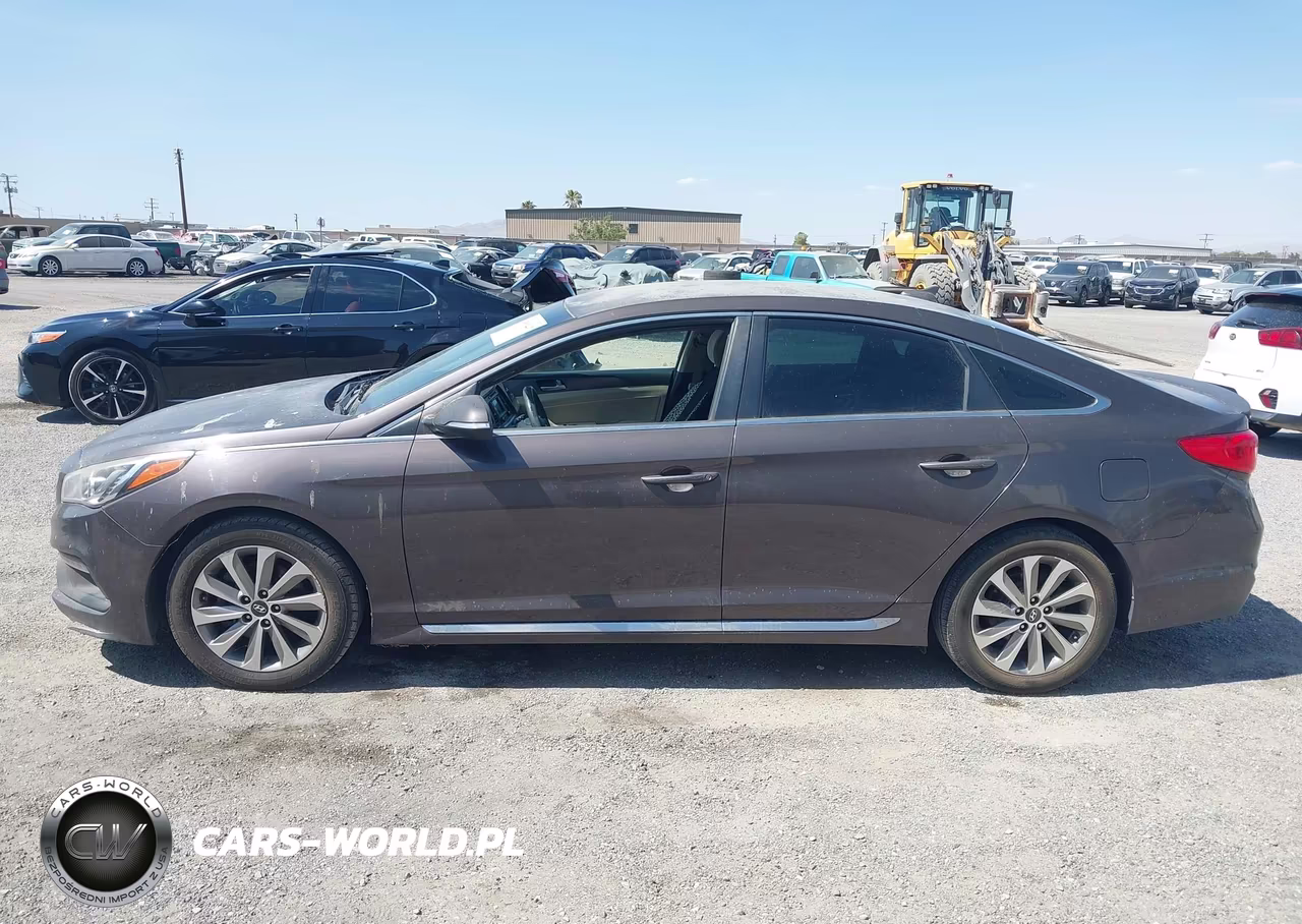 2015 Hyundai Sonata Sport VIN:5NPE34AFXFH102621 - 14