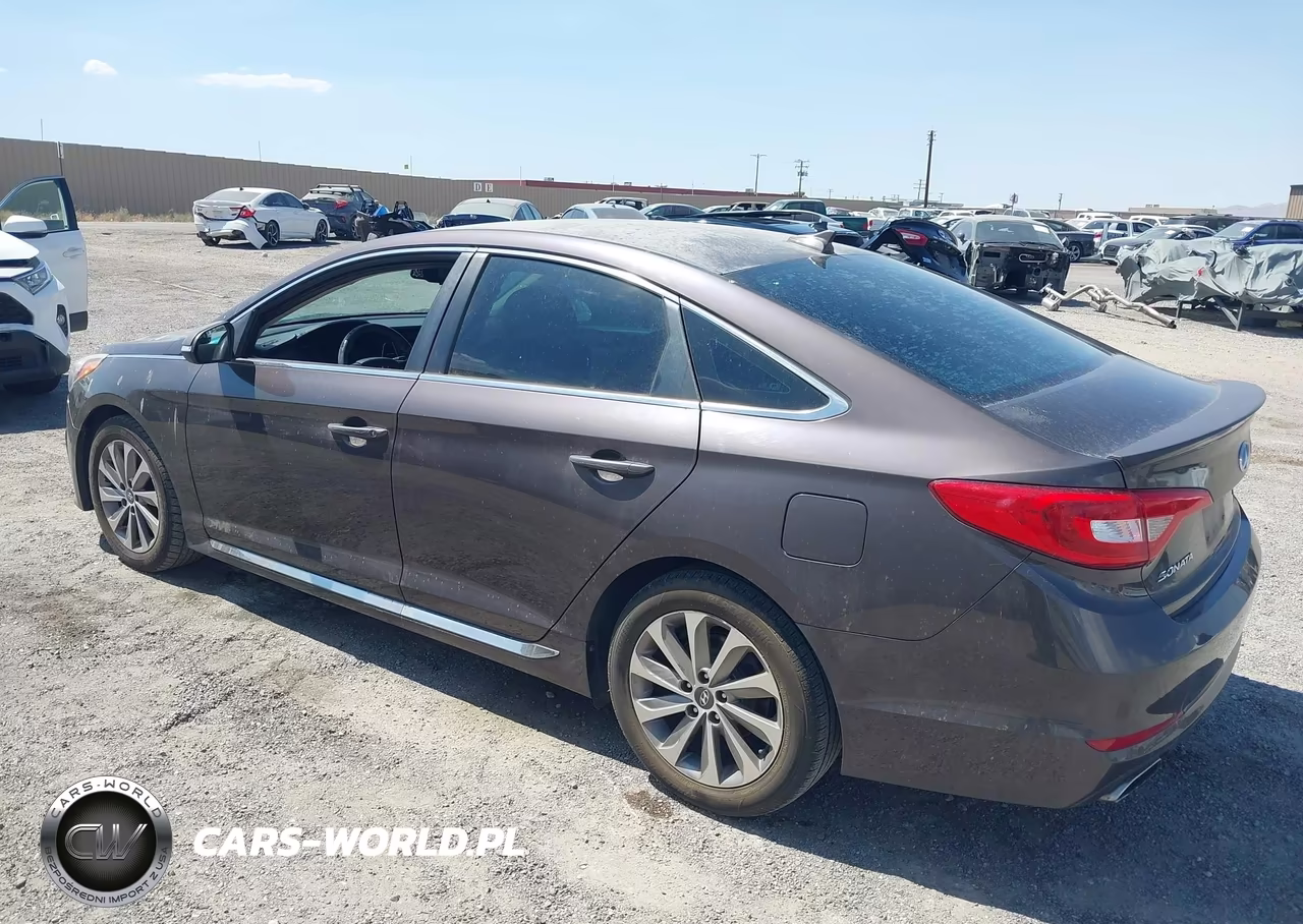 2015 Hyundai Sonata Sport VIN:5NPE34AFXFH102621 - 3