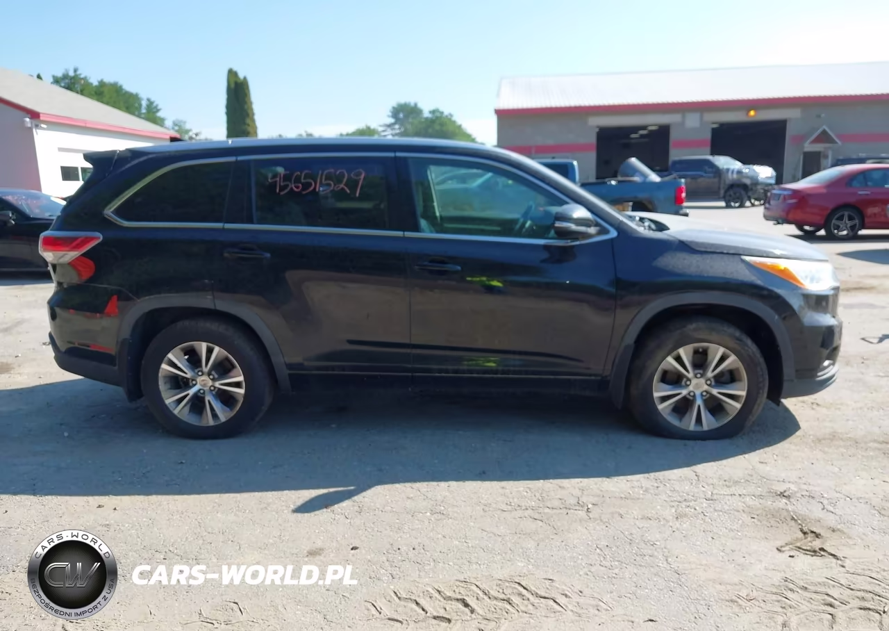 2015 Toyota Highlander Xle V6 VIN:5TDJKRFH9FS101754 - 13