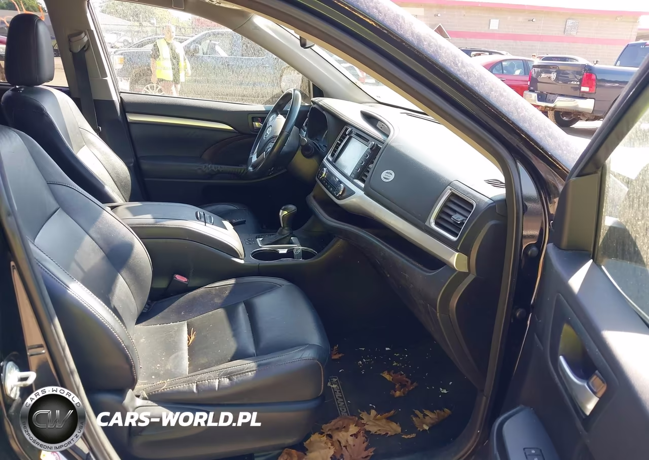 2015 Toyota Highlander Xle V6 VIN:5TDJKRFH9FS101754 - 5