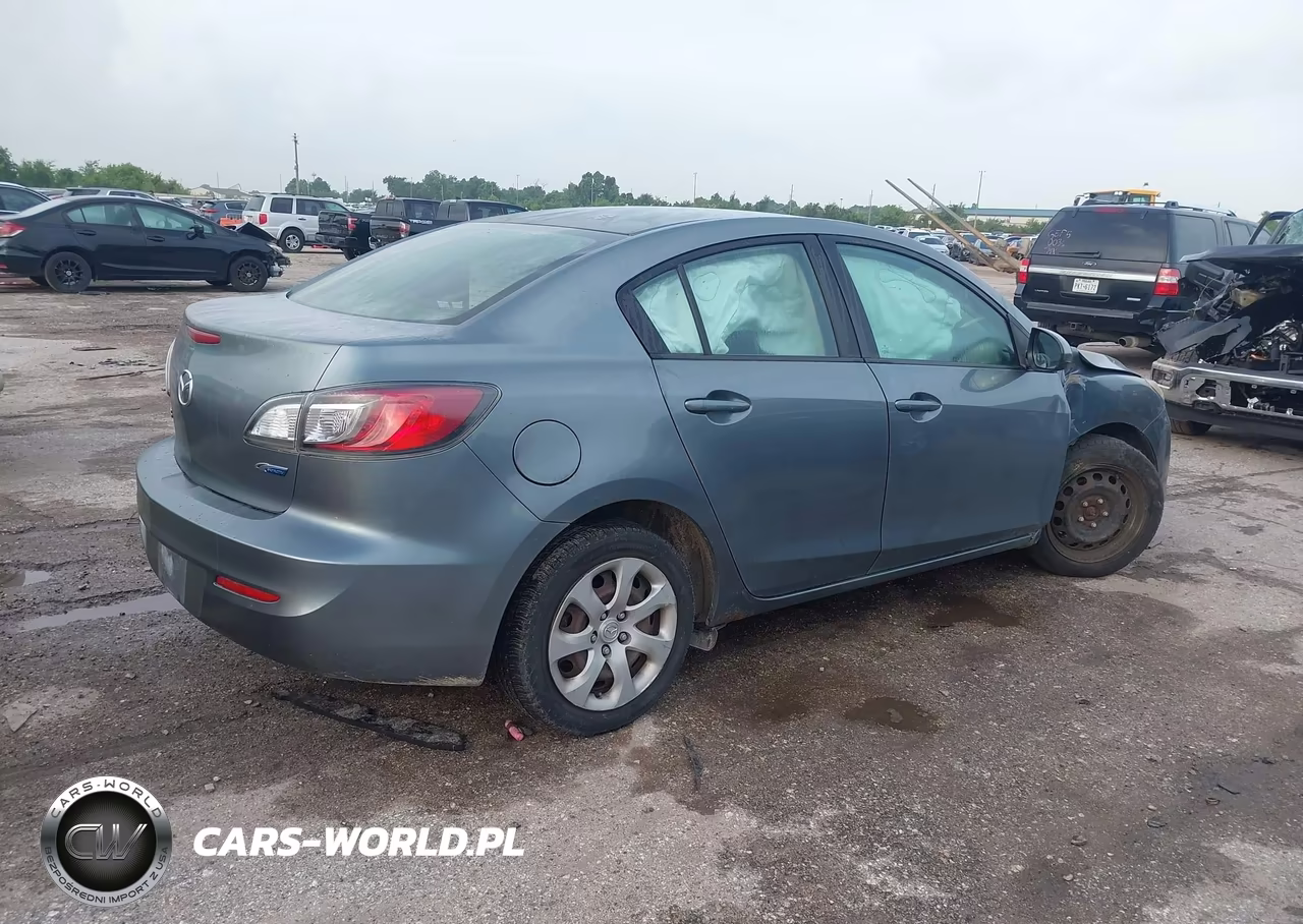 2013 Mazda Mazda3 I Sport VIN:JM1BL1UP9D1749800 - 4