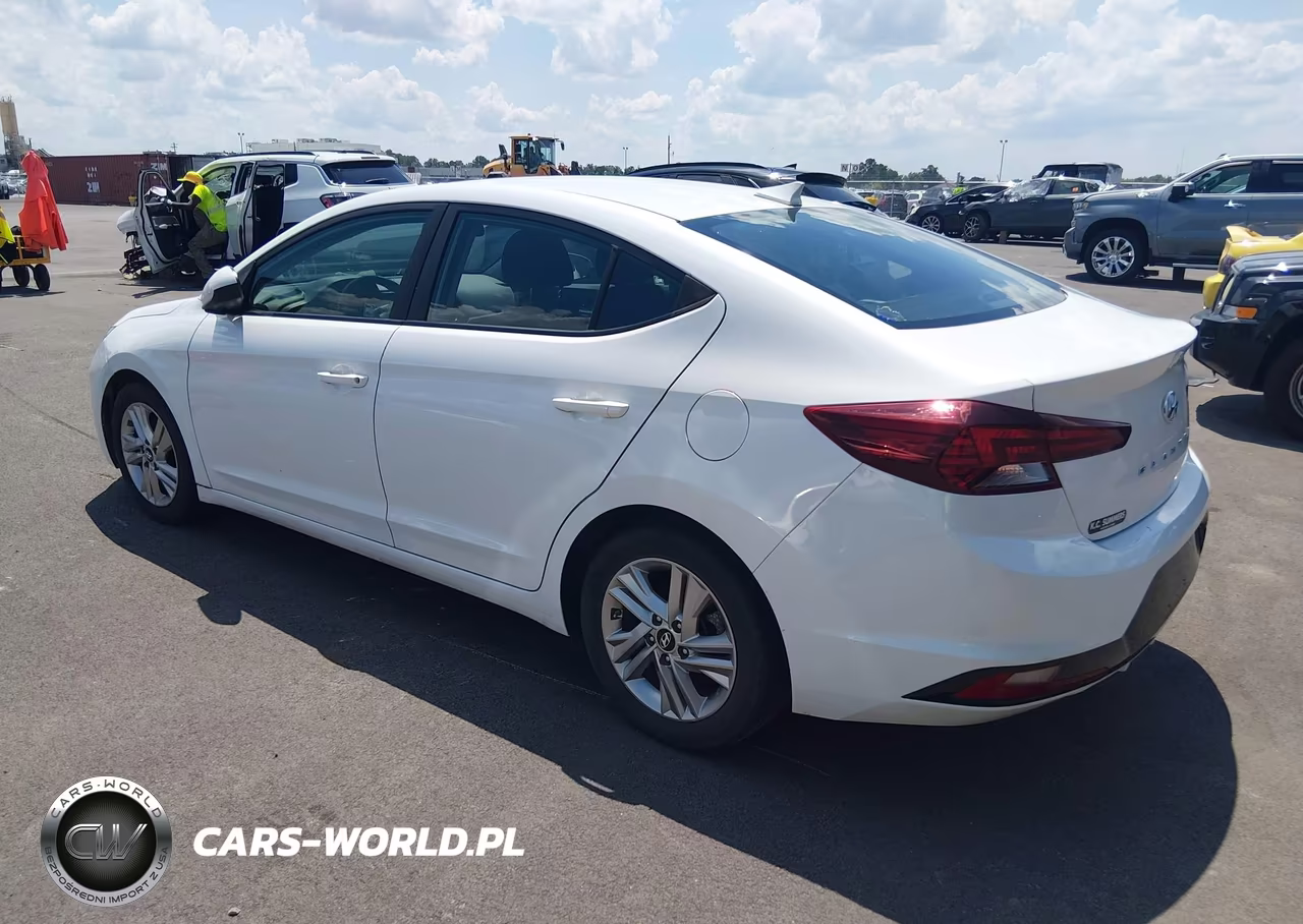 2019 Hyundai Elantra Sel VIN:5NPD84LF0KH475946 - 3