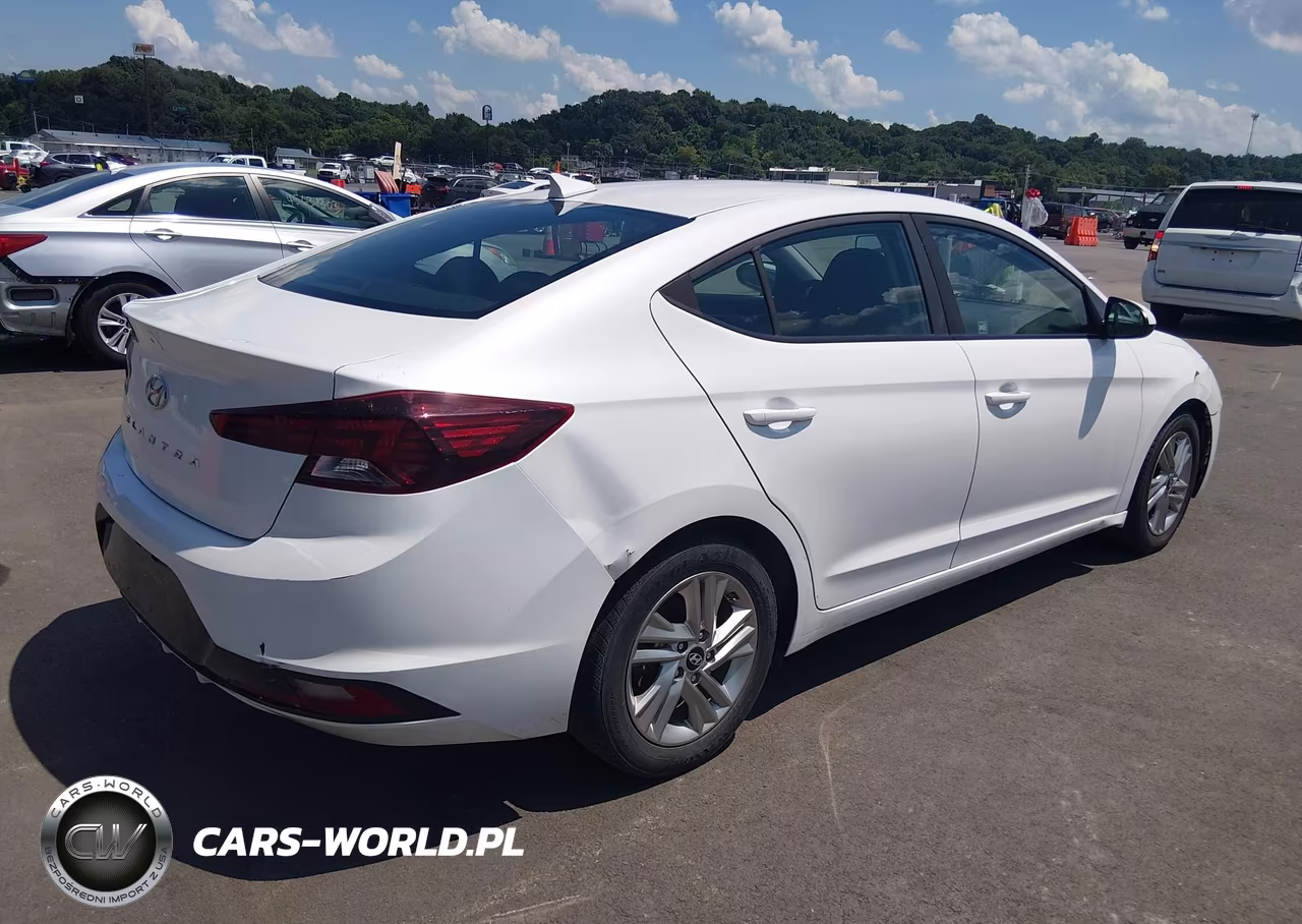 2019 Hyundai Elantra Sel VIN:5NPD84LF0KH475946 - 4