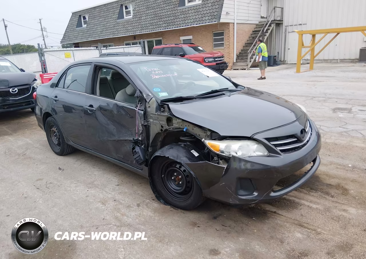 2013 Toyota Corolla Le – zdjęcie 1 z 16
