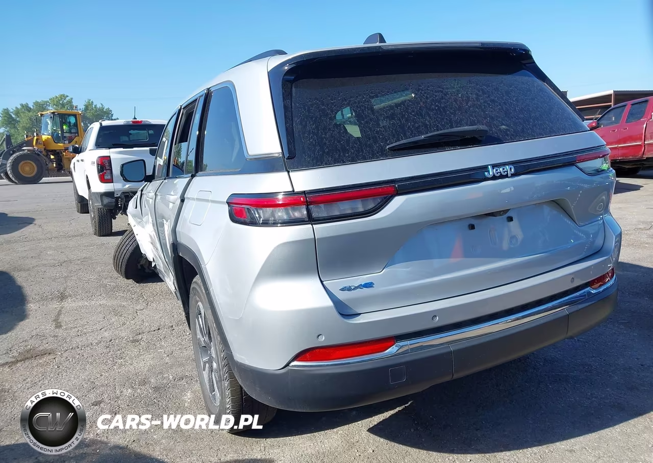 2024 Jeep Grand Cherokee 4Xe VIN:1C4RJYB64RC116933 - 3