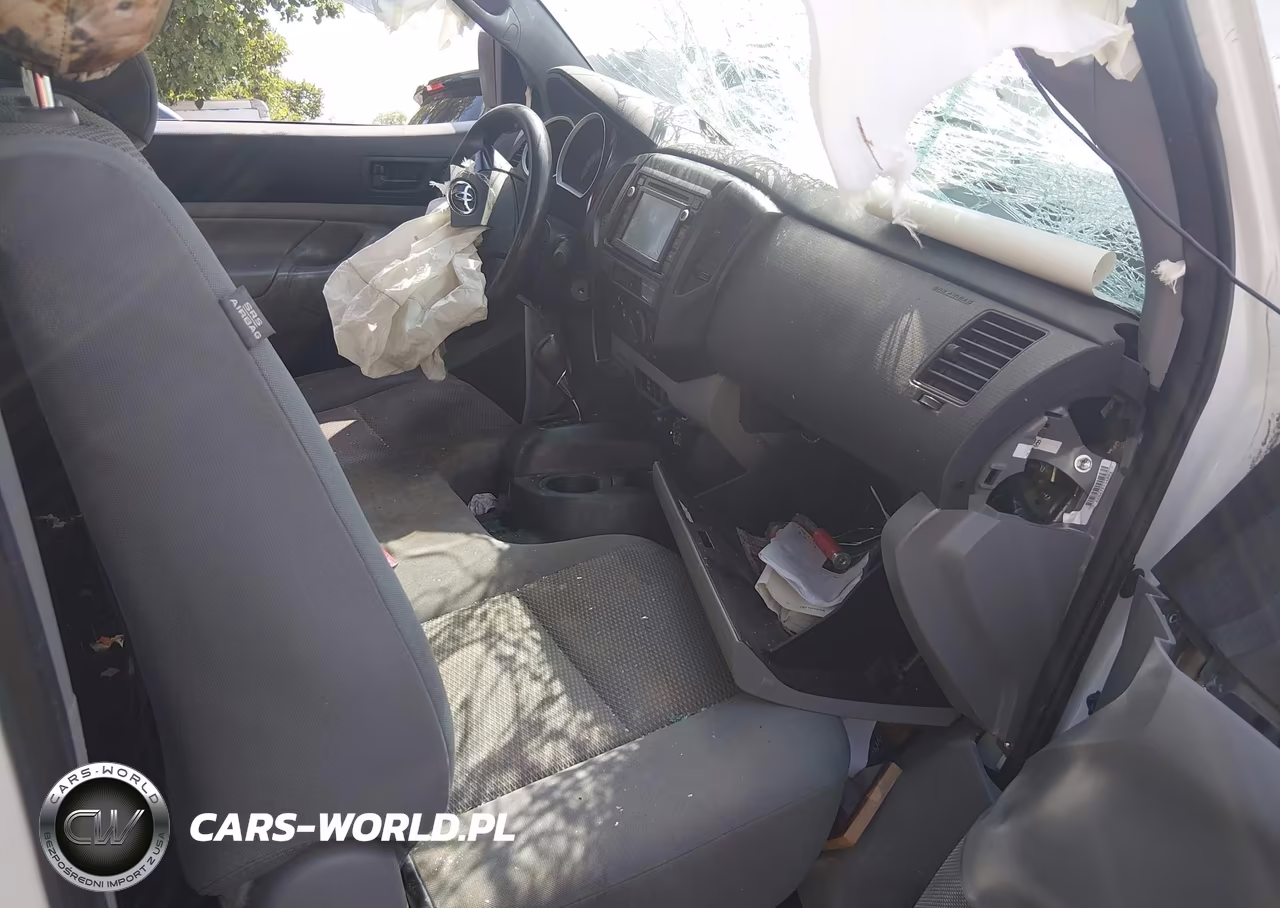 2014 Toyota Tacoma VIN:5TFNX4CN7EX043555 - 5