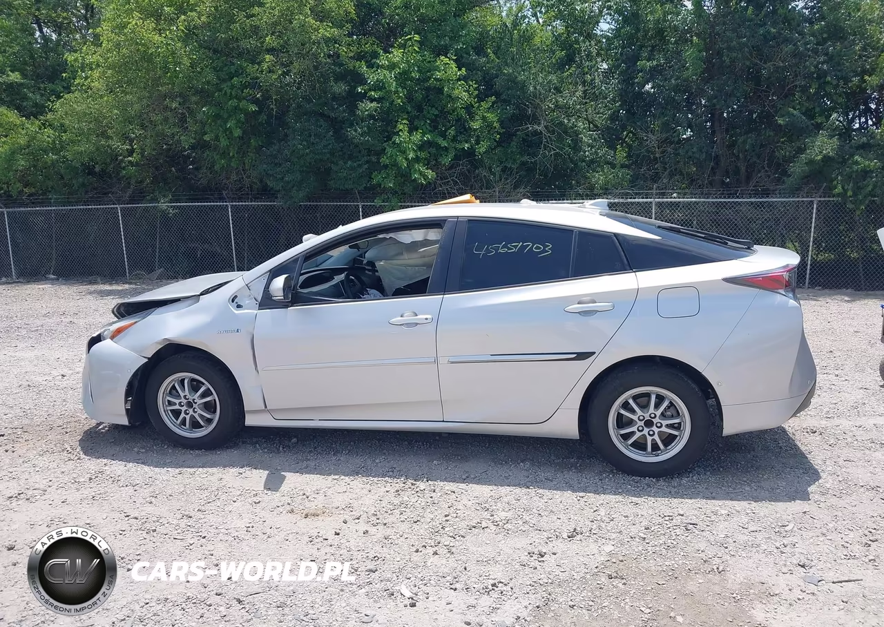 2018 Toyota Prius Two VIN:JTDKBRFU6J3604802 - 14