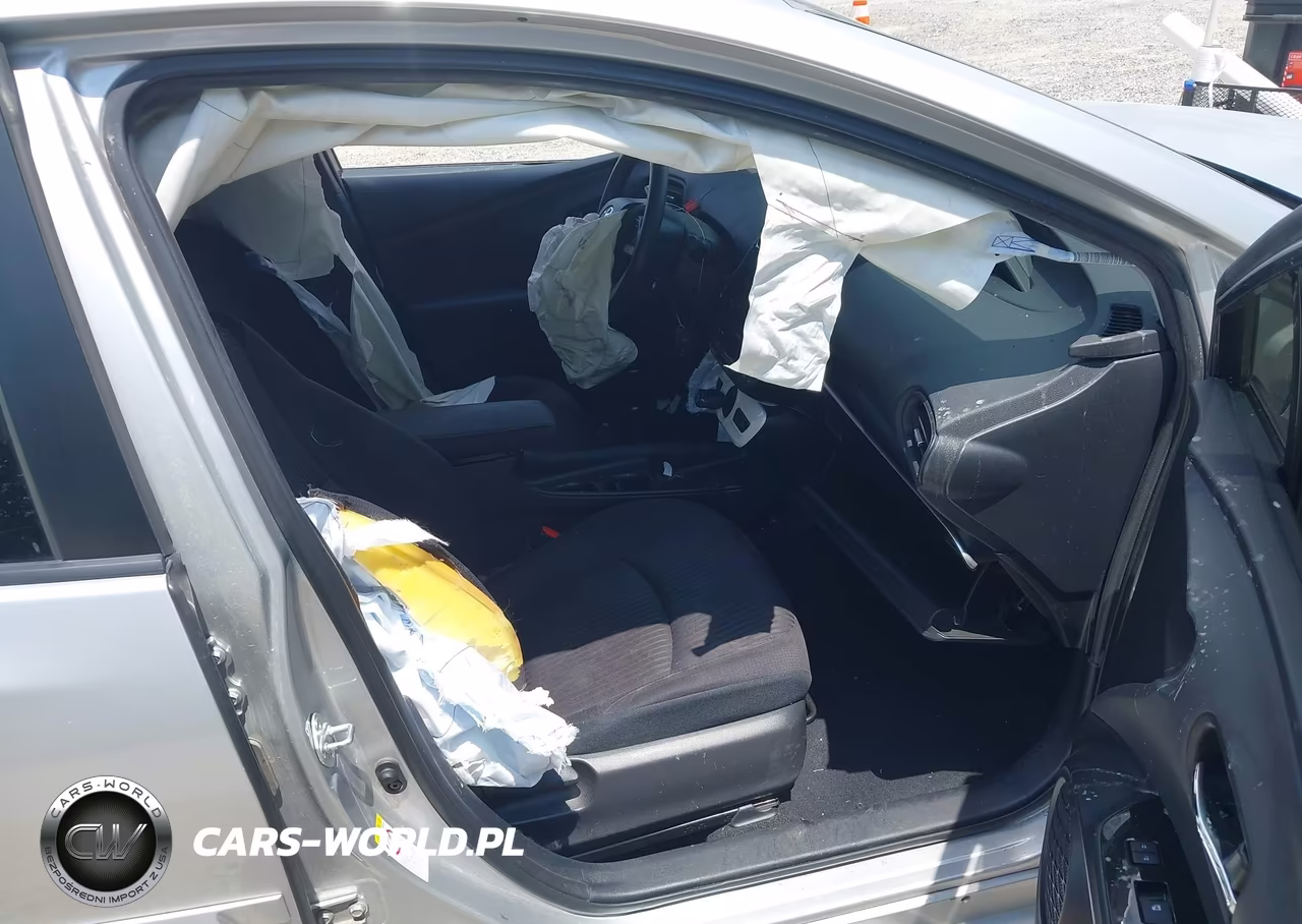 2018 Toyota Prius Two VIN:JTDKBRFU6J3604802 - 5