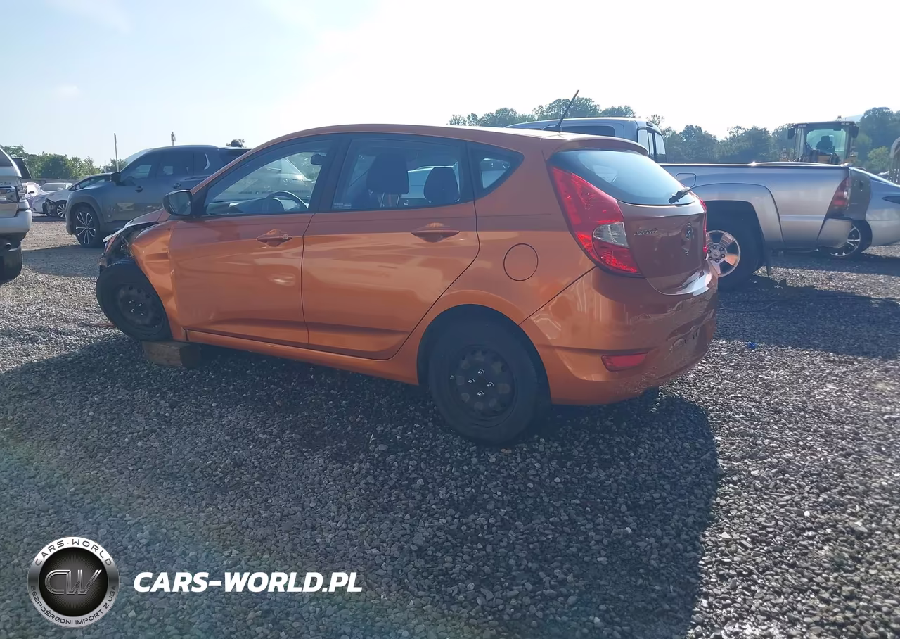 2015 Hyundai Accent Gs VIN:KMHCT5AE2FU220944 - 3