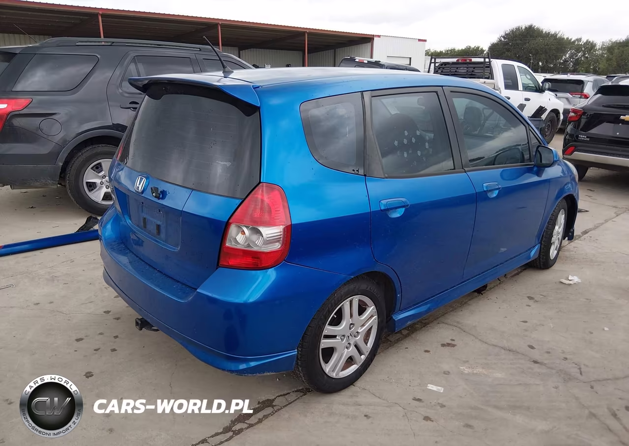 2008 Honda Fit Sport VIN:JHMGD38628S011495 - 4