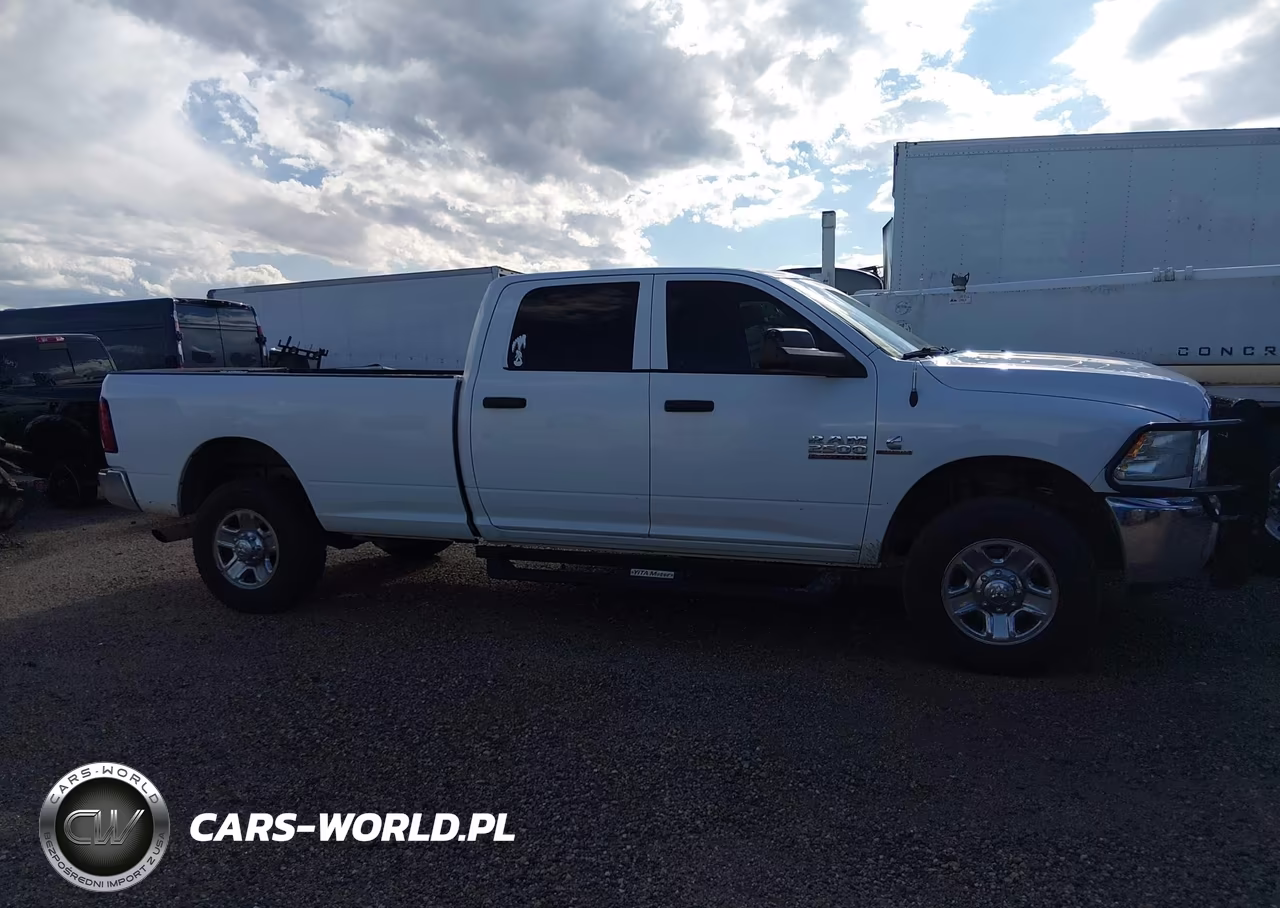 2018 Ram 2500 Tradesman 4X4 8' Box VIN:3C6UR5HL8JG237682 - 13
