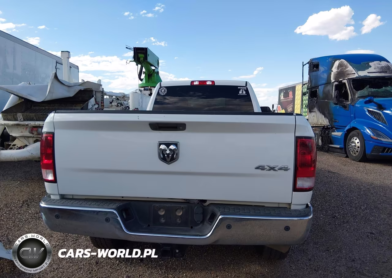 2018 Ram 2500 Tradesman 4X4 8' Box VIN:3C6UR5HL8JG237682 - 16