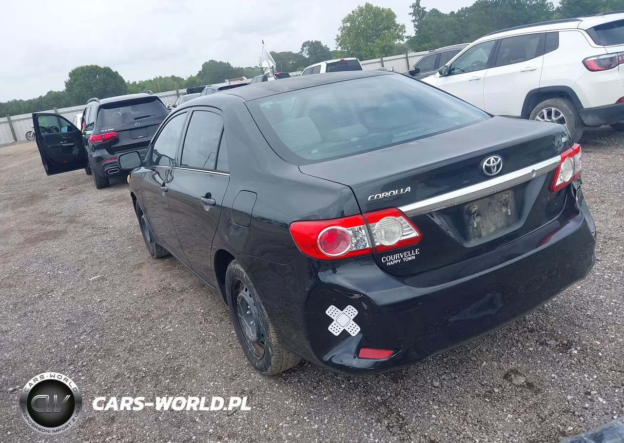 2013 Toyota Corolla Le VIN:5YFBU4EE8DP189811 - 3