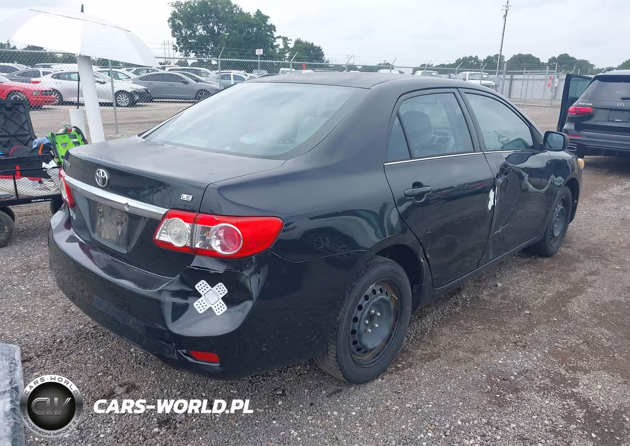 2013 Toyota Corolla Le VIN:5YFBU4EE8DP189811 - 4