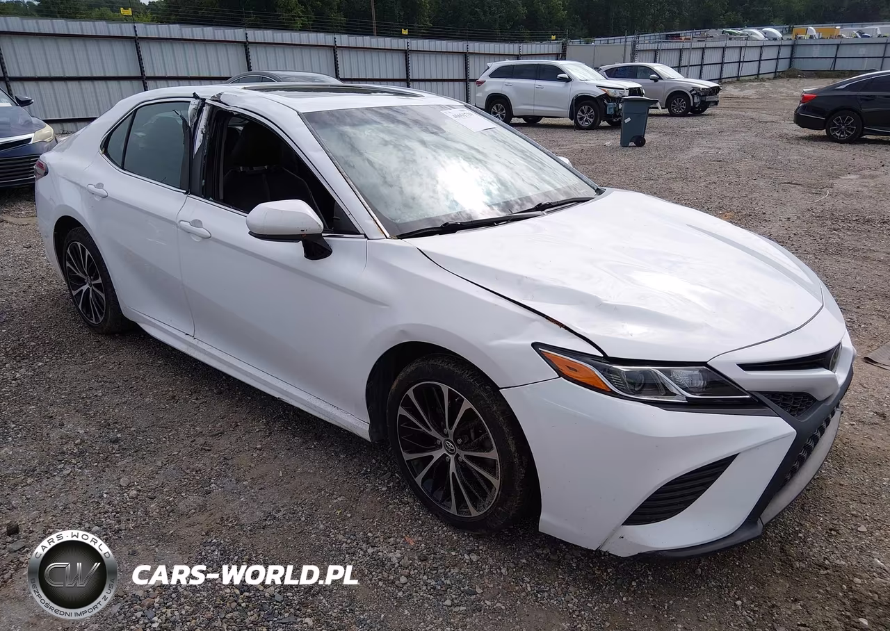2018 Toyota Camry Se VIN:4T1B11HKXJU105300 - 1