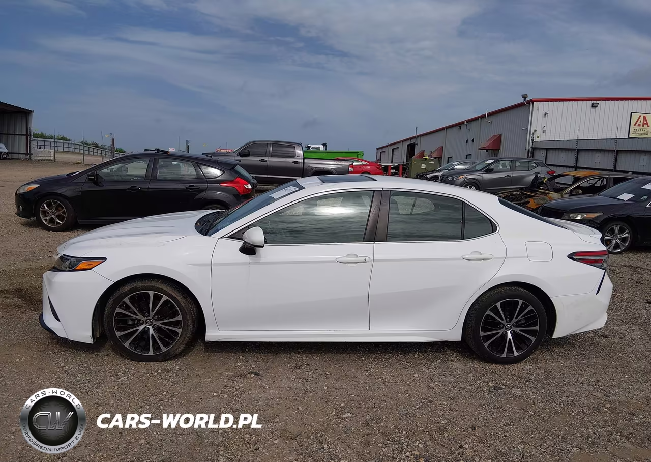 2018 Toyota Camry Se VIN:4T1B11HKXJU105300 - 15