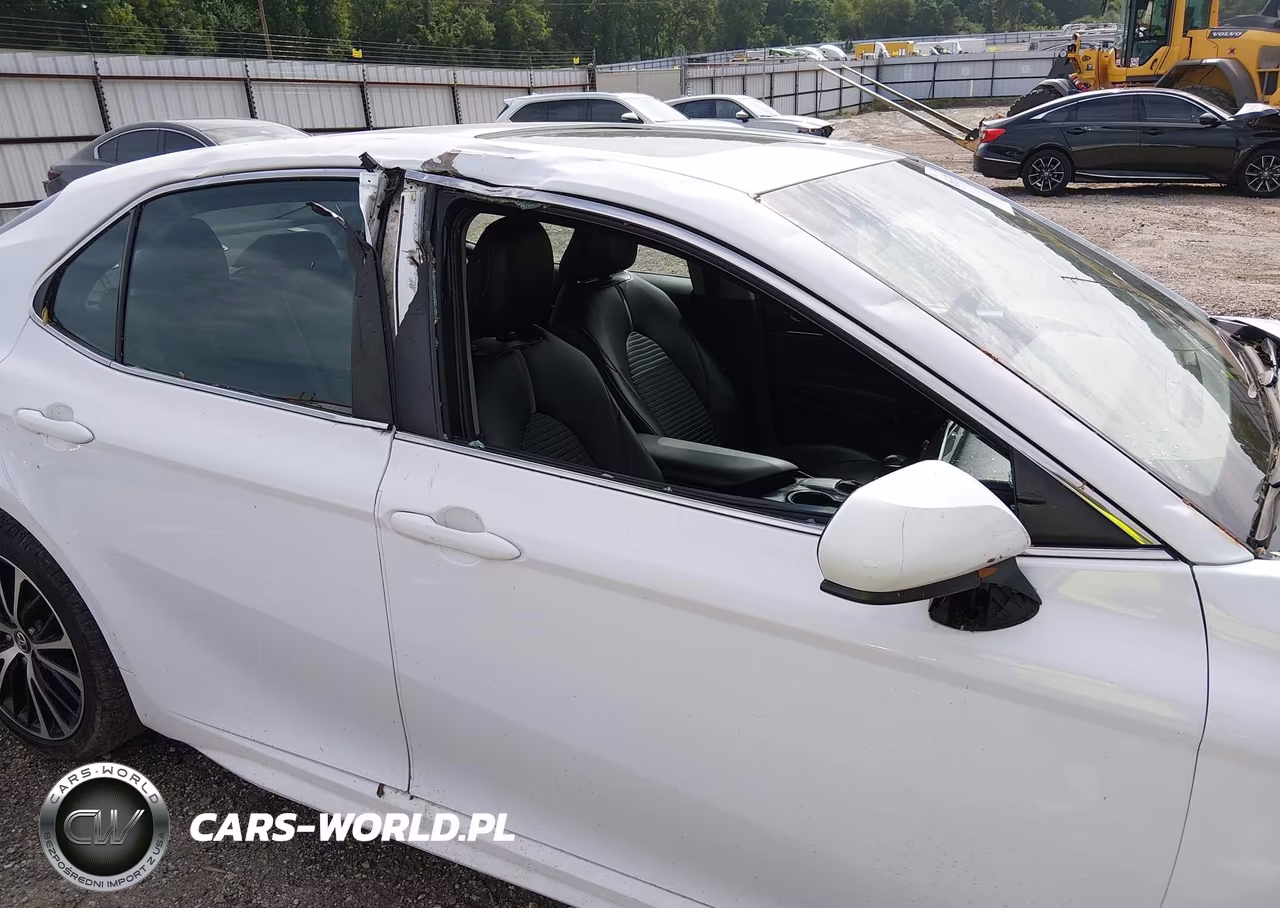 2018 Toyota Camry Se VIN:4T1B11HKXJU105300 - 18