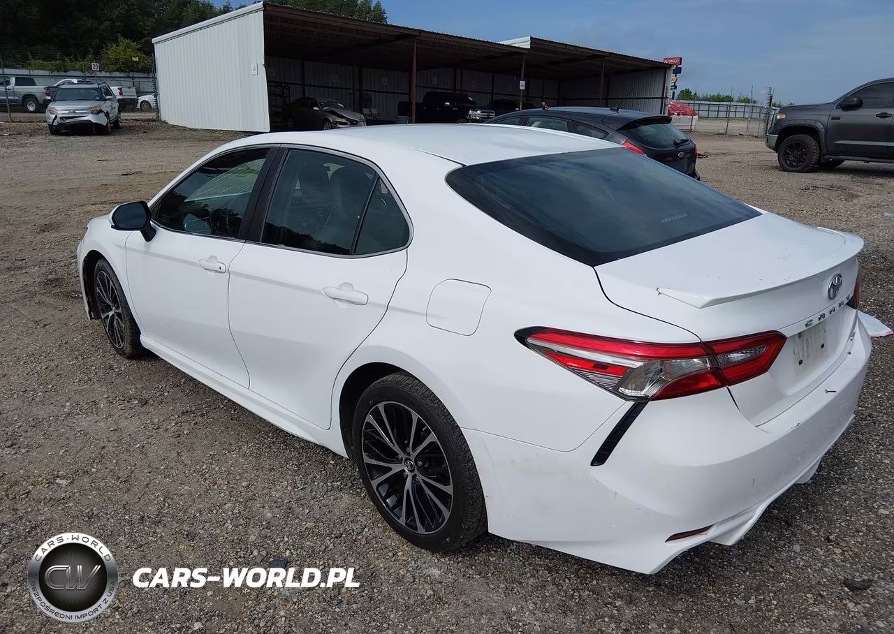 2018 Toyota Camry Se VIN:4T1B11HKXJU105300 - 3