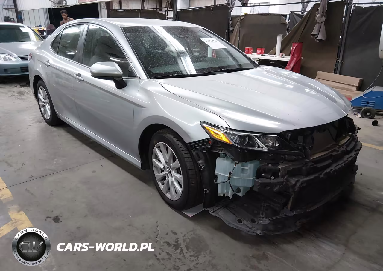 2018 Toyota Camry Le – zdjęcie 1 z 17