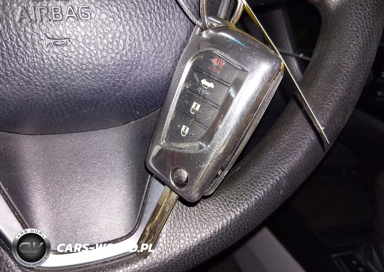 2018 Toyota Camry Le VIN:4T1B11HK0JU628521 - 11