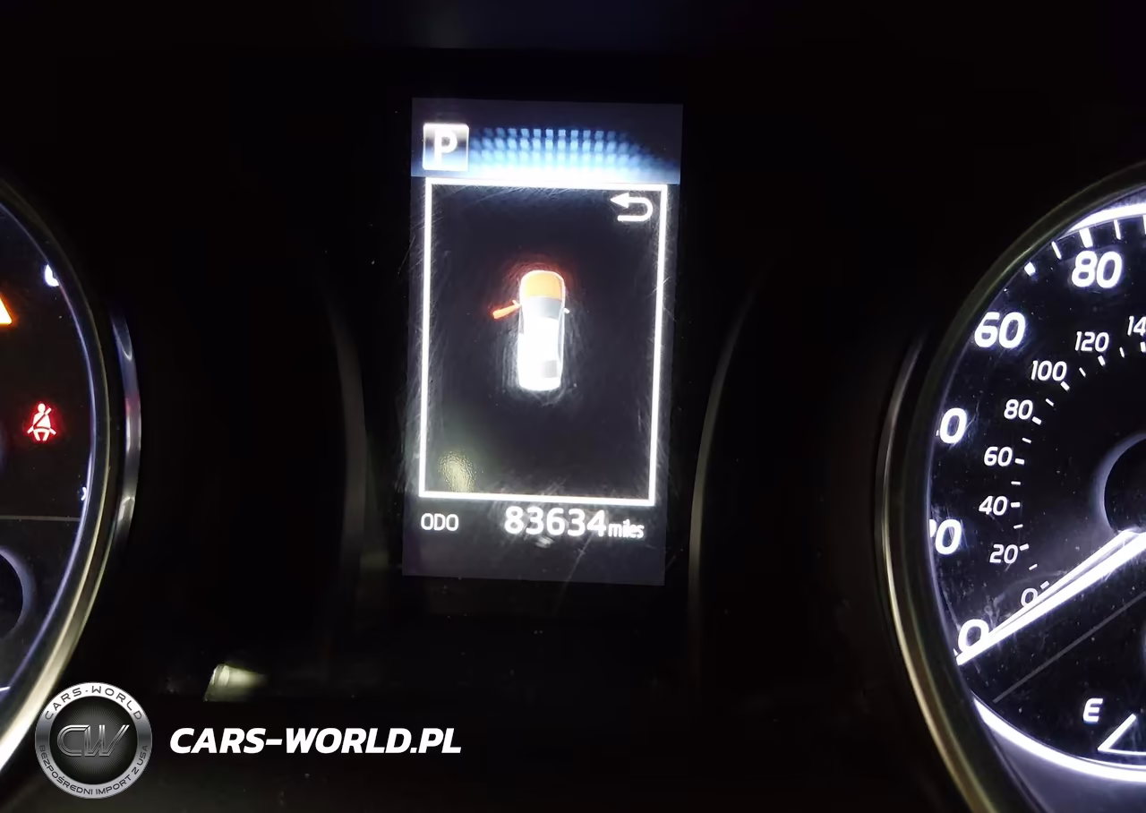 2018 Toyota Camry Le VIN:4T1B11HK0JU628521 - 16