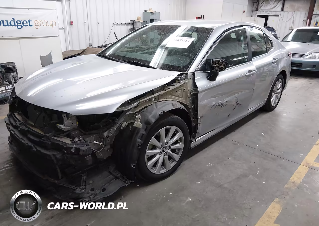 2018 Toyota Camry Le VIN:4T1B11HK0JU628521 - 2