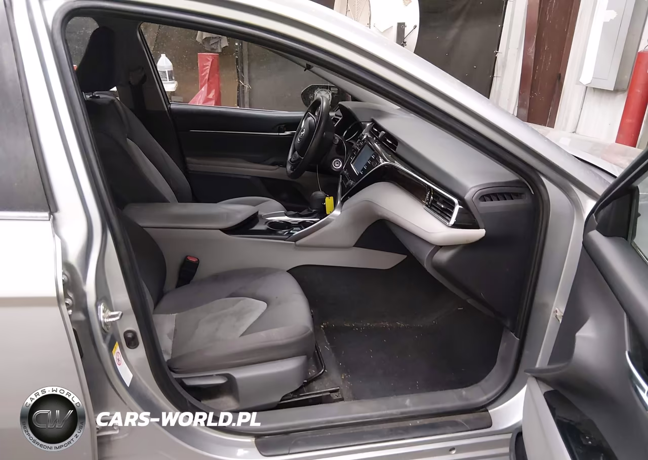 2018 Toyota Camry Le VIN:4T1B11HK0JU628521 - 5
