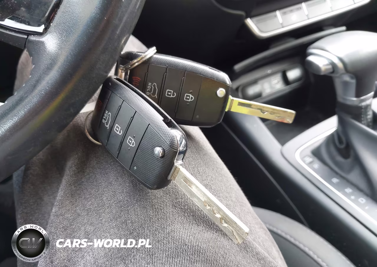 2019 Kia Sorento 3.3L S VIN:5XYPGDA51KG587737 - 11