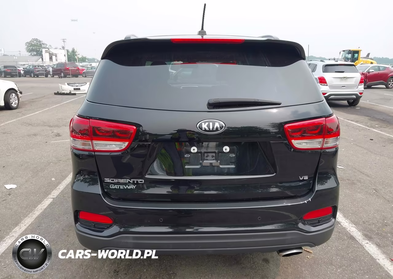 2019 Kia Sorento 3.3L S VIN:5XYPGDA51KG587737 - 16