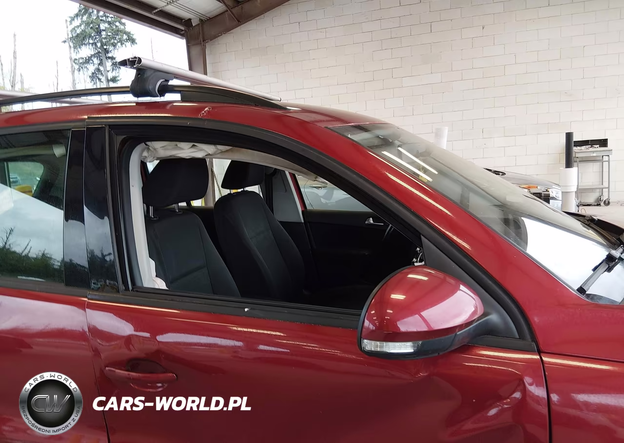 2015 Volkswagen Tiguan S VIN:WVGBV7AXXFW092220 - 14