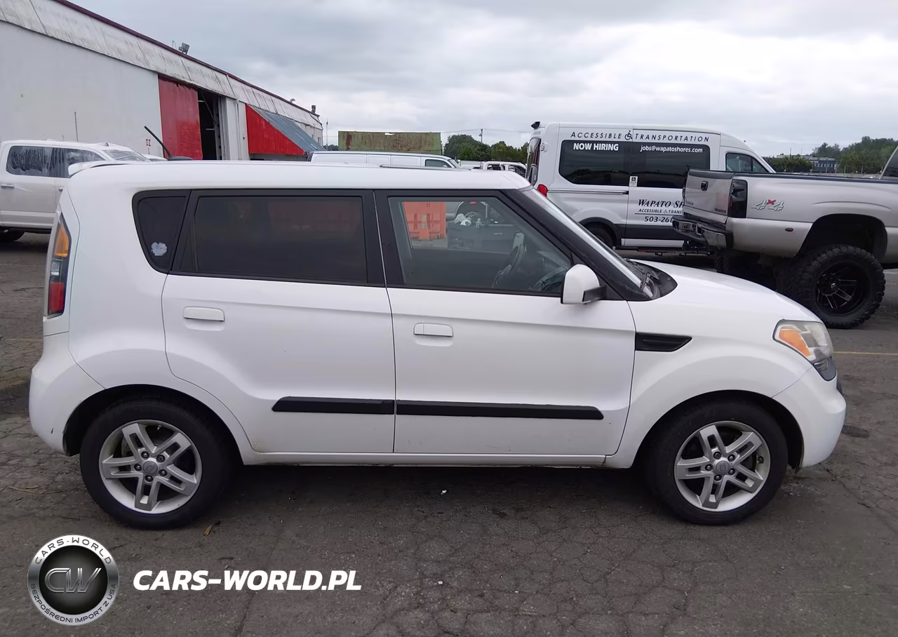 2010 Kia Soul + VIN:KNDJT2A2XA7179454 - 13