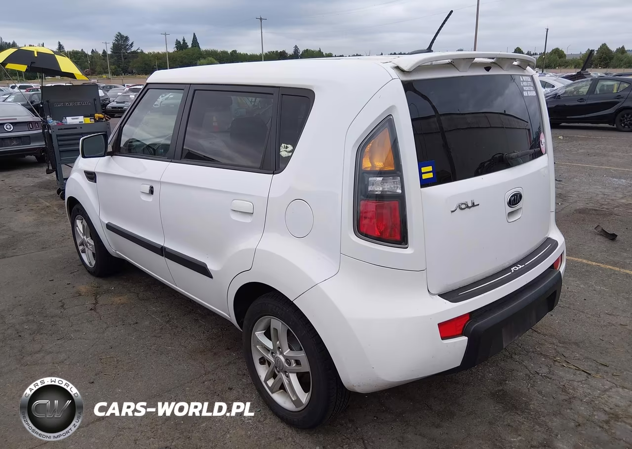 2010 Kia Soul + VIN:KNDJT2A2XA7179454 - 3