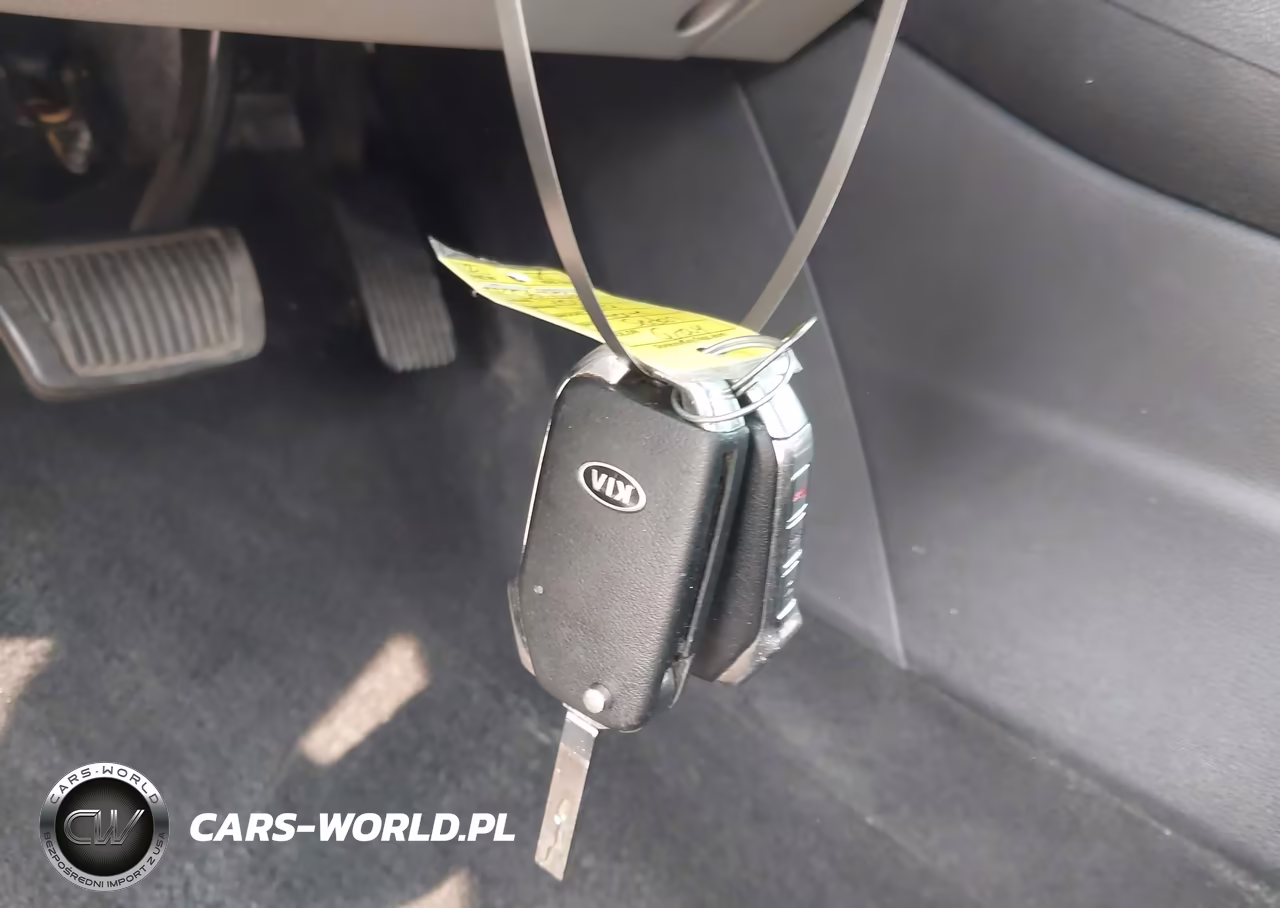 2019 Kia Forte Lxs VIN:3KPF24AD5KE067569 - 11