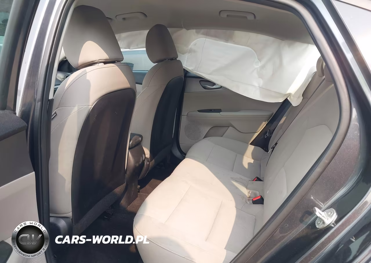 2019 Kia Forte Lxs VIN:3KPF24AD5KE067569 - 8