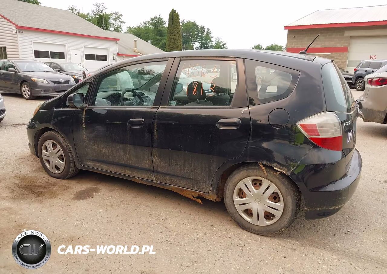 2011 Honda Fit VIN:JHMGE8H35BS001860 - 12