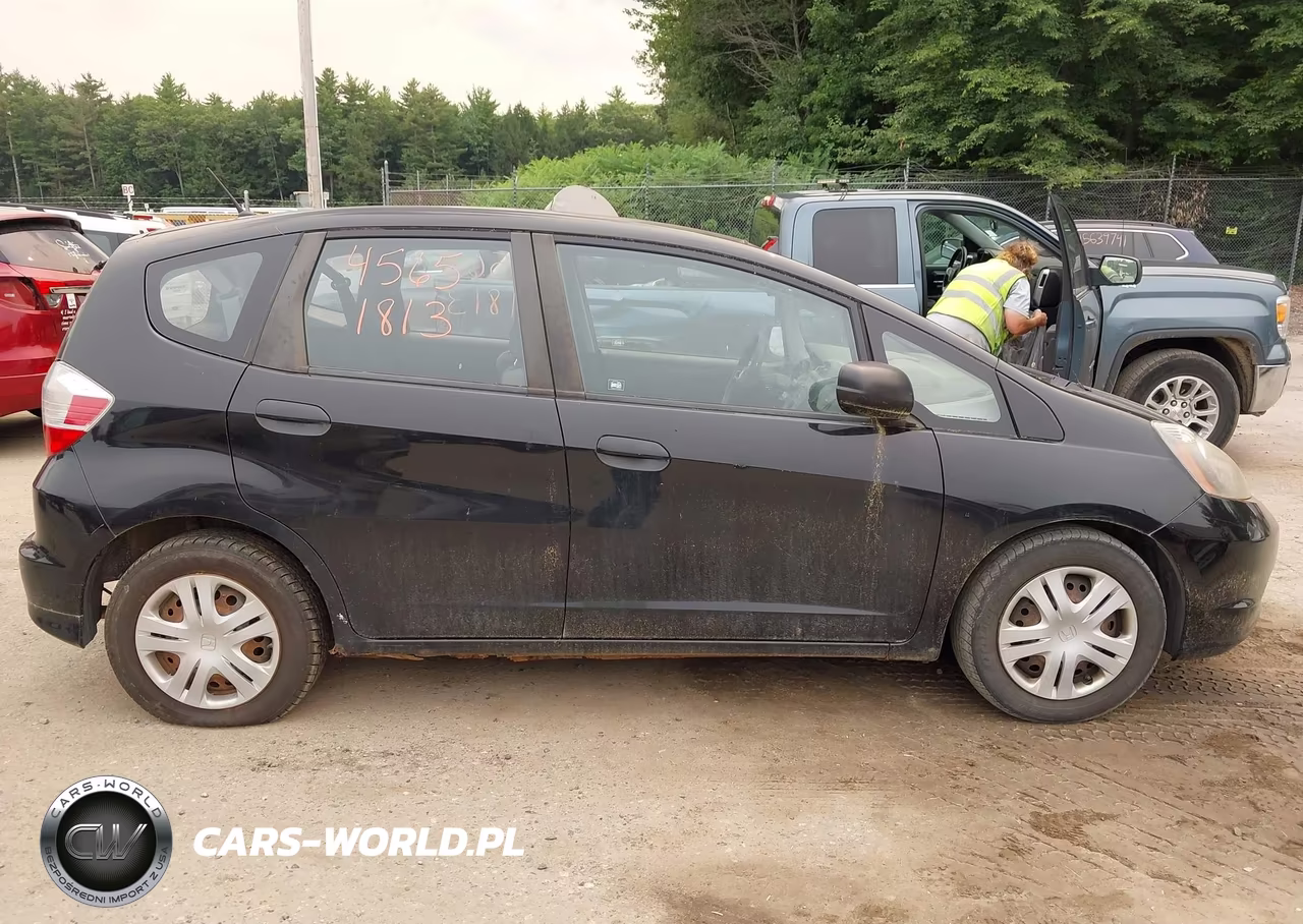 2011 Honda Fit VIN:JHMGE8H35BS001860 - 14