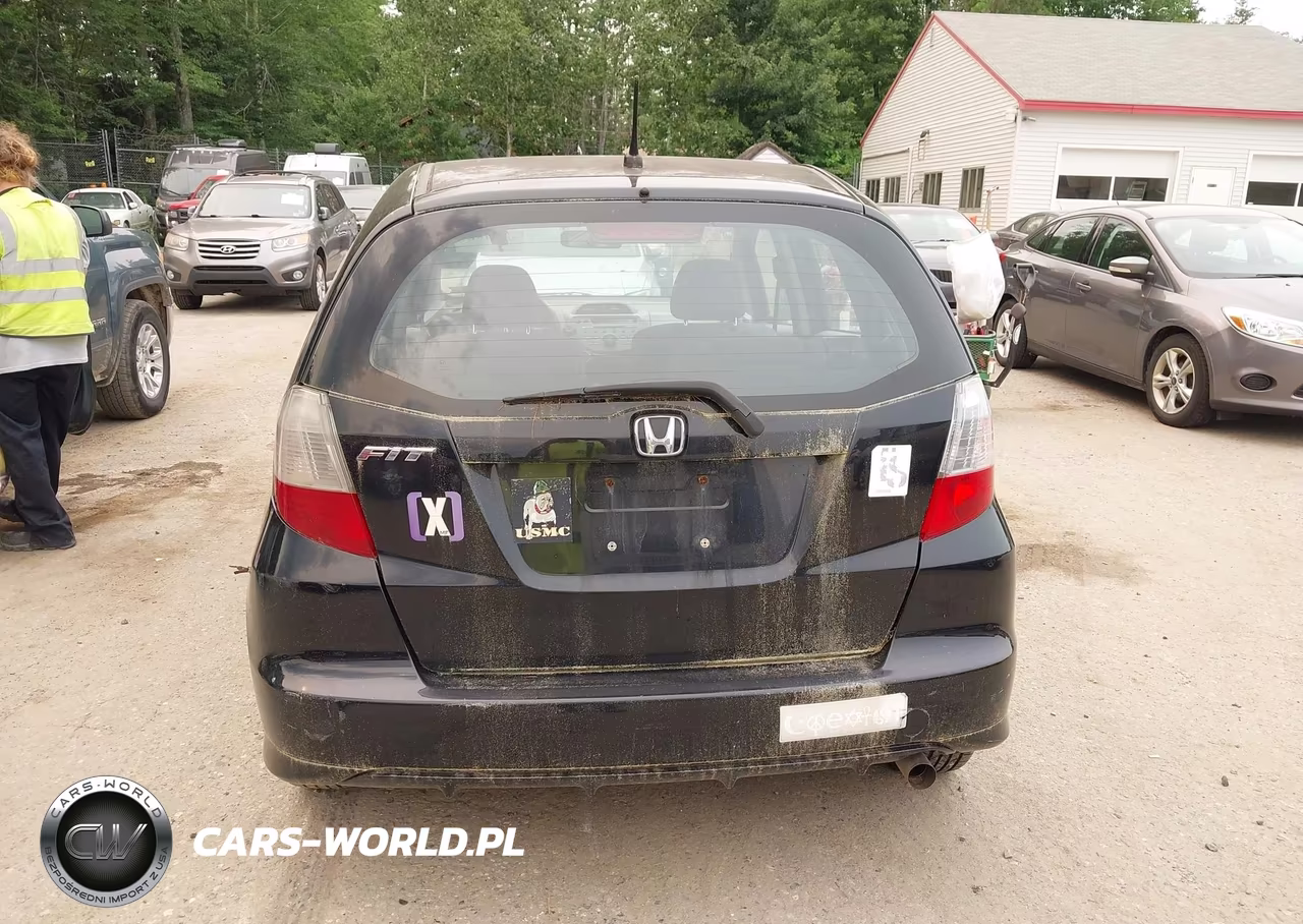 2011 Honda Fit VIN:JHMGE8H35BS001860 - 15